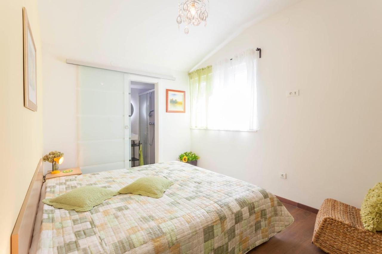 Apartments Lalic Tucepi Bagian luar foto